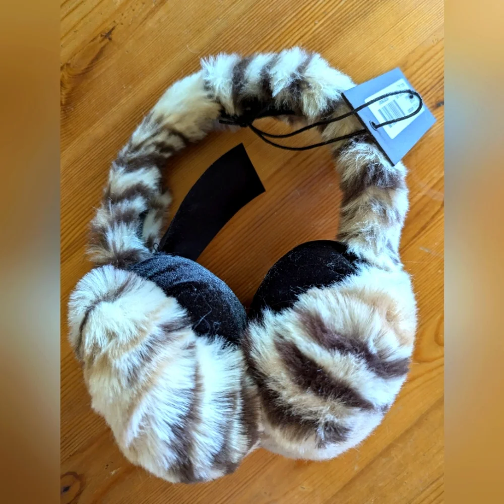 Jocelyn Faux Sherpa Earmuffs For Girls Size OS Black & White